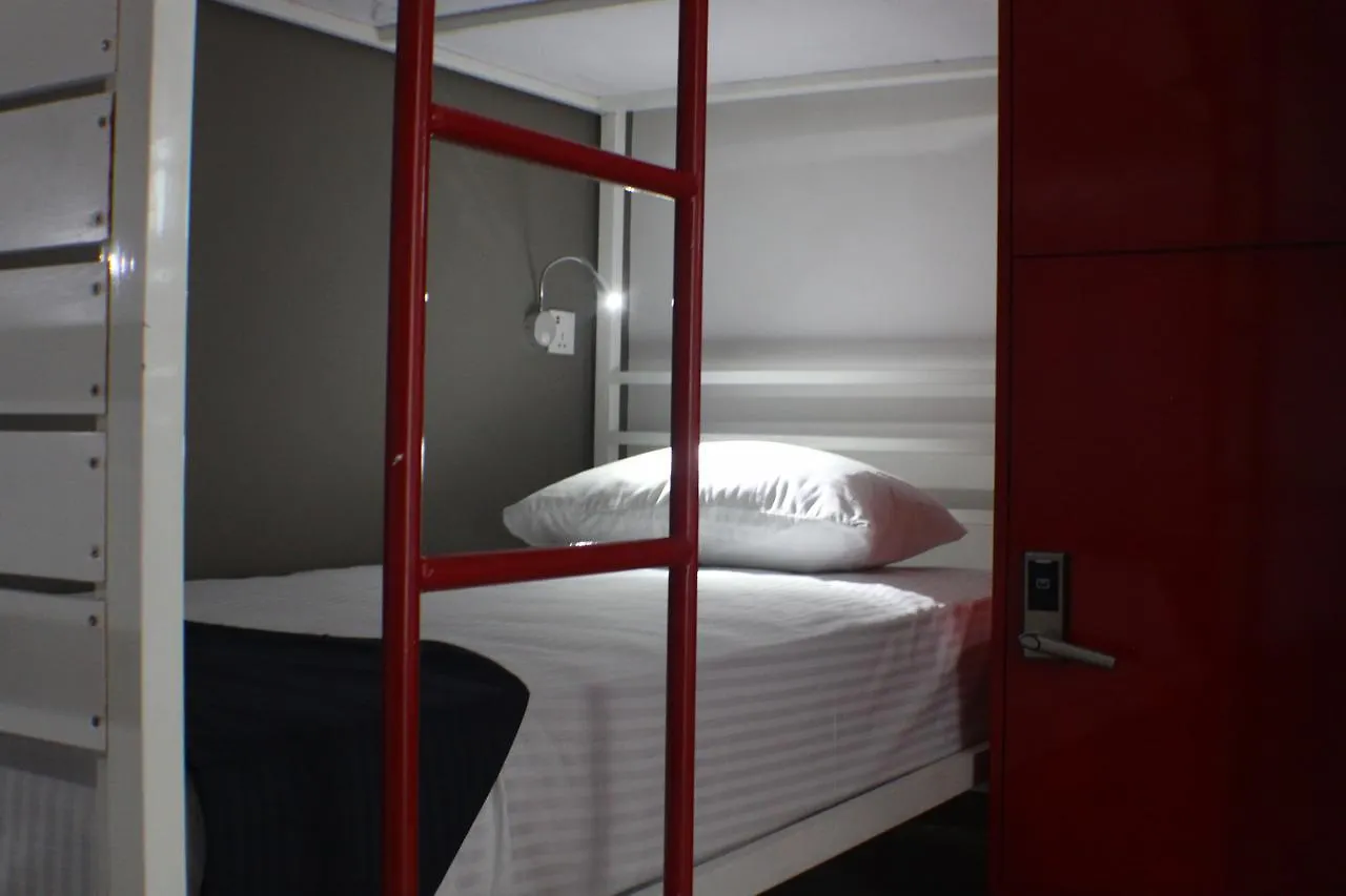 Hangover Hostels Signature @ Colombo City