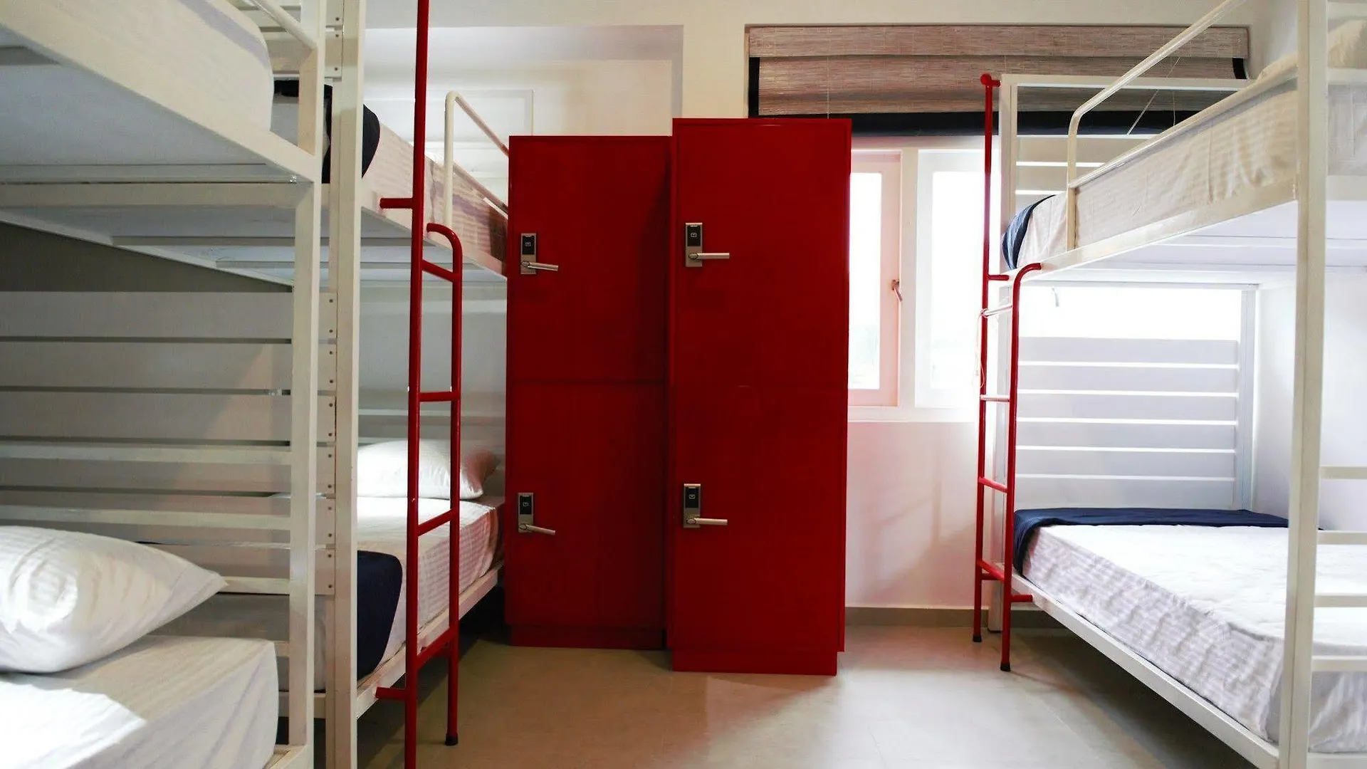 Hangover Hostels Signature @ Colombo City