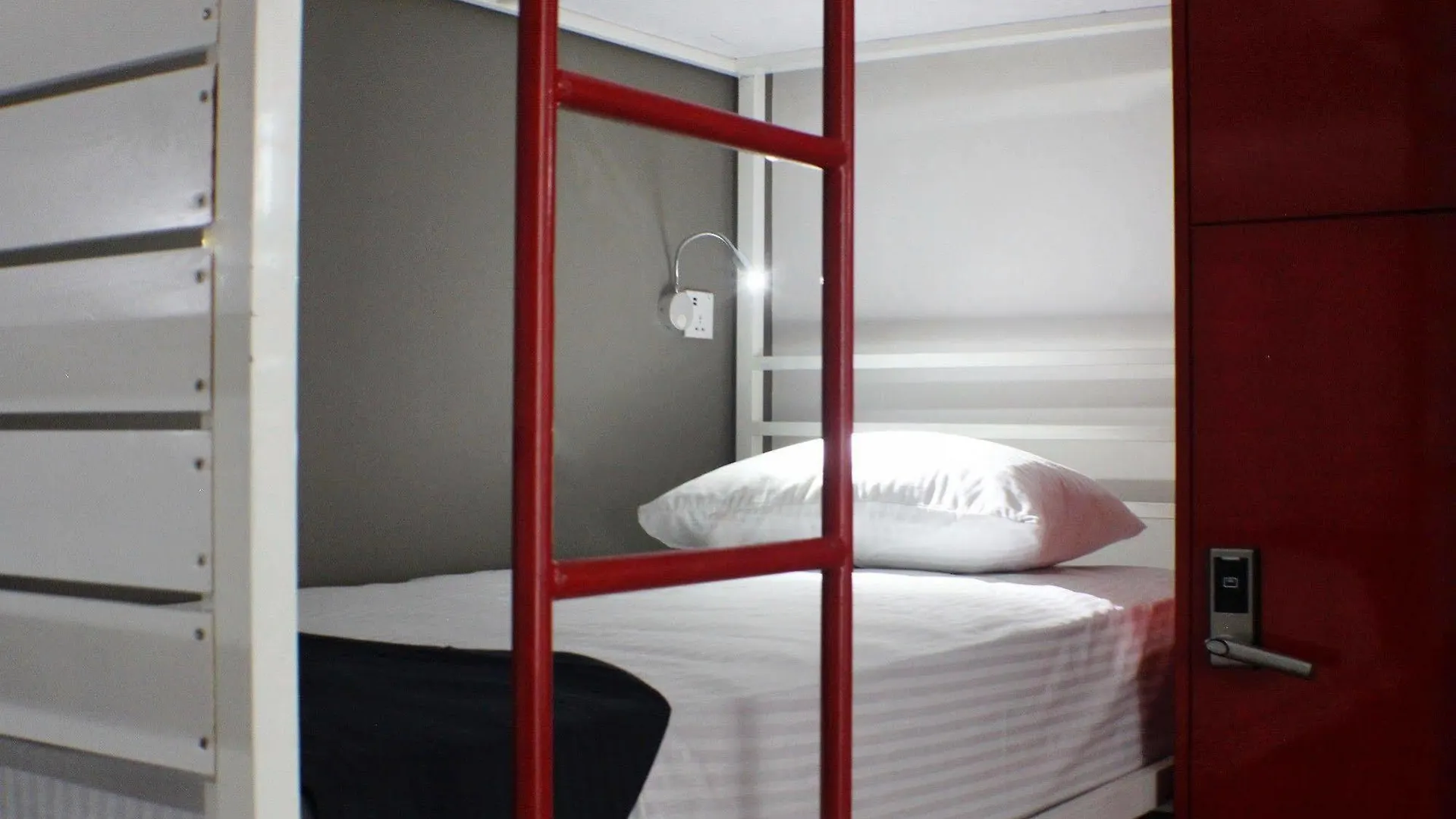 Hangover Hostels Signature @ Colombo City 0*,  Sri Lanka