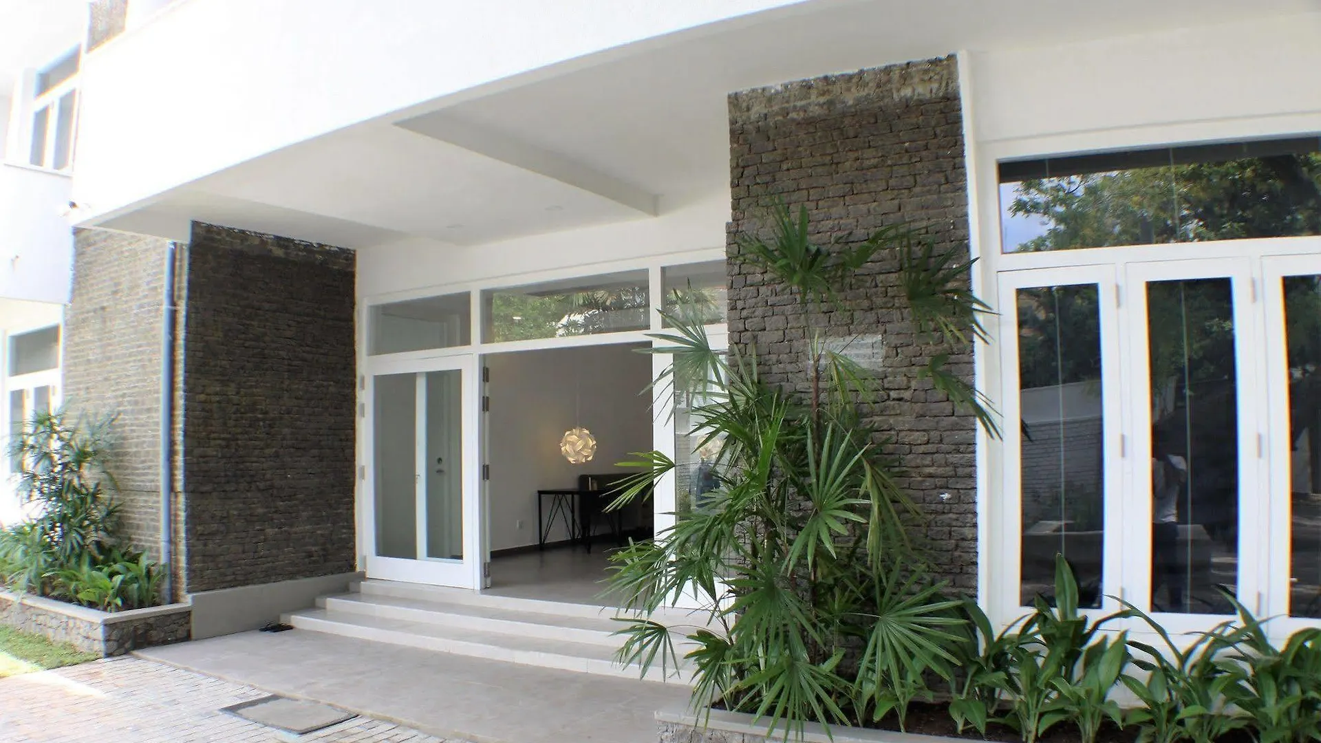 Hangover Hostels Signature @ Colombo City